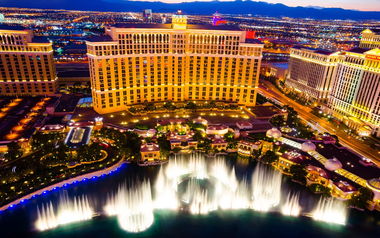 Bellagio Luxury Hotel And Casino Fountain Las Vegas Night Nevada