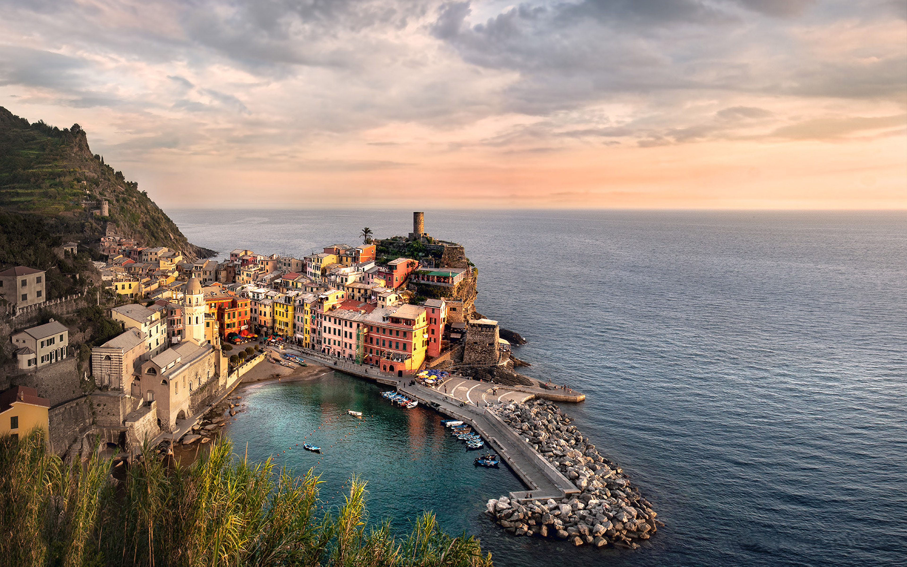 Vernazza Town In Italy One Of The Seven Centuries Old Villages That