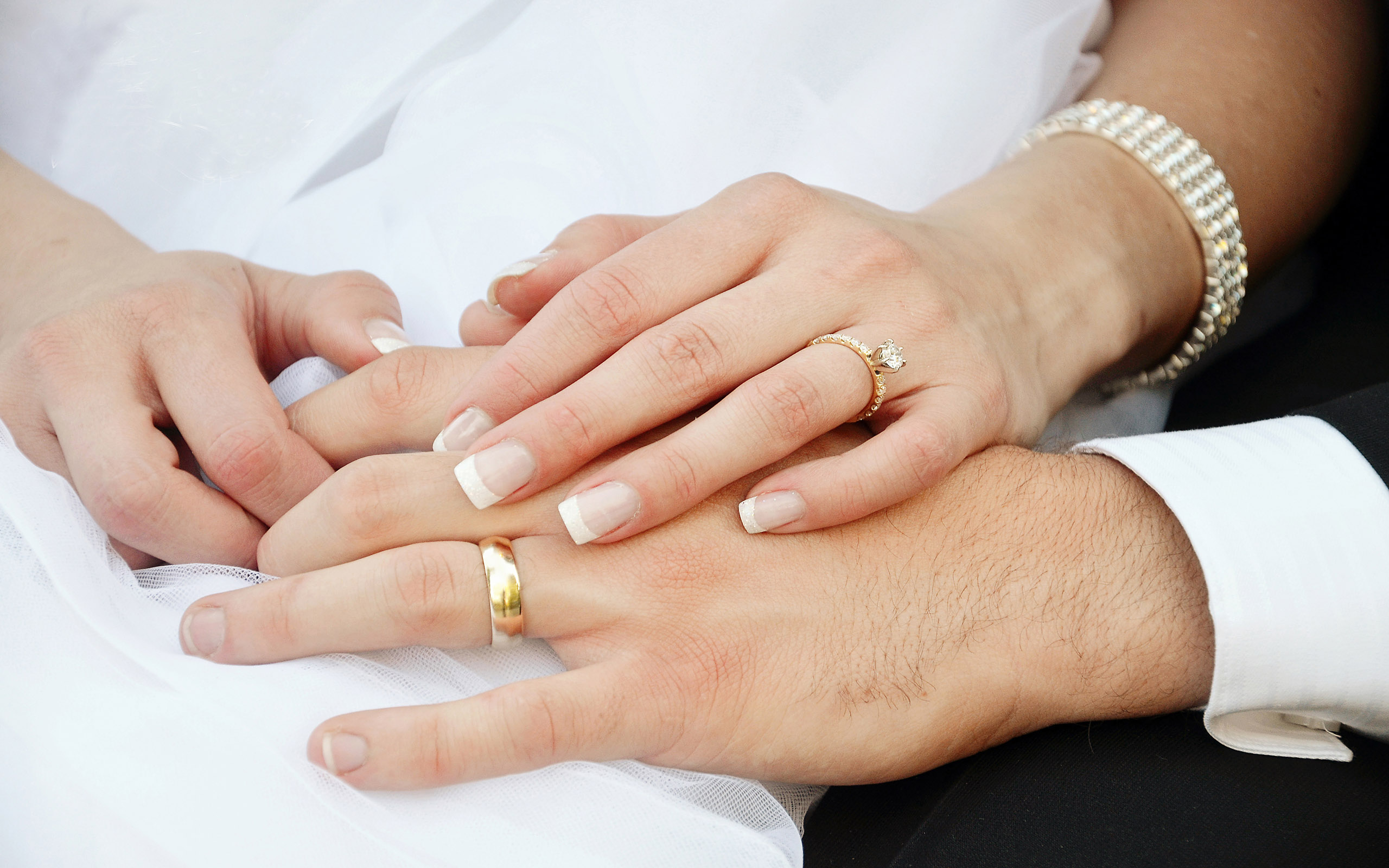 Bride And Groom Hands And Wedding Rings Wallpapers13 Com