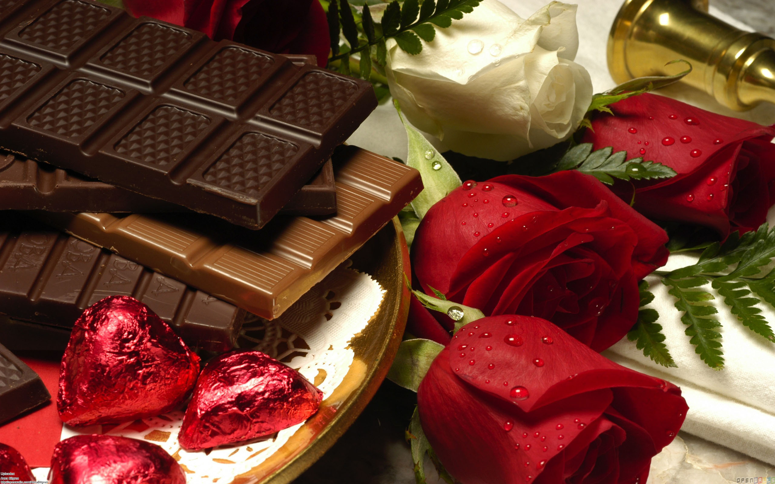 Chocolate hearts and Red roses Symbols of love Wallpaper Hd :  