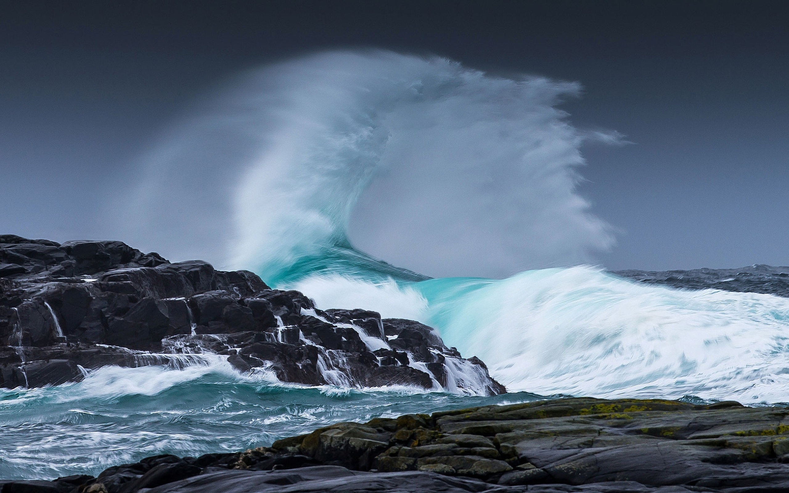 Природа шторма. Вулкан Креницына волны шторм. Северный Ледовитый океан што. Северный Ледовитый океан шторм. Северный Ледовитый океан шторм фото.