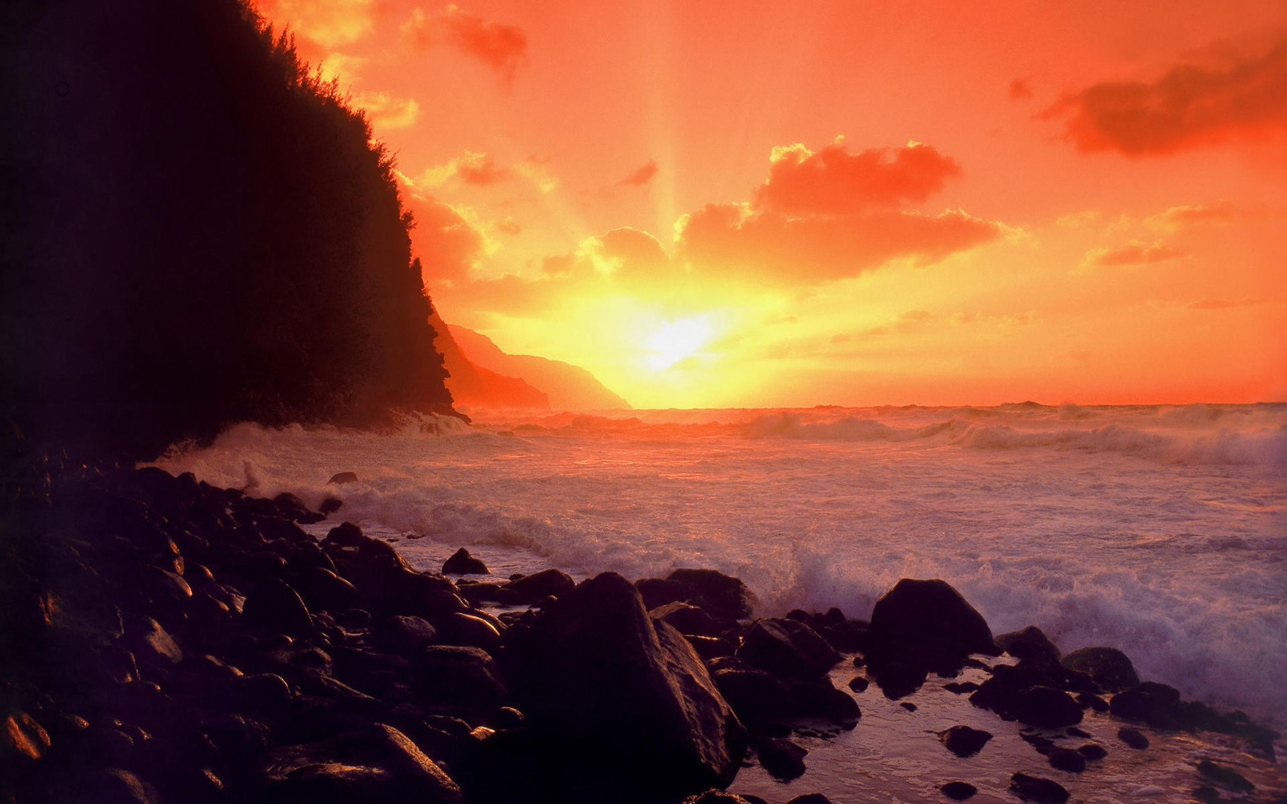 Superb Sunset On A Beach In Kauai Hawaii Hd Wallpaper
