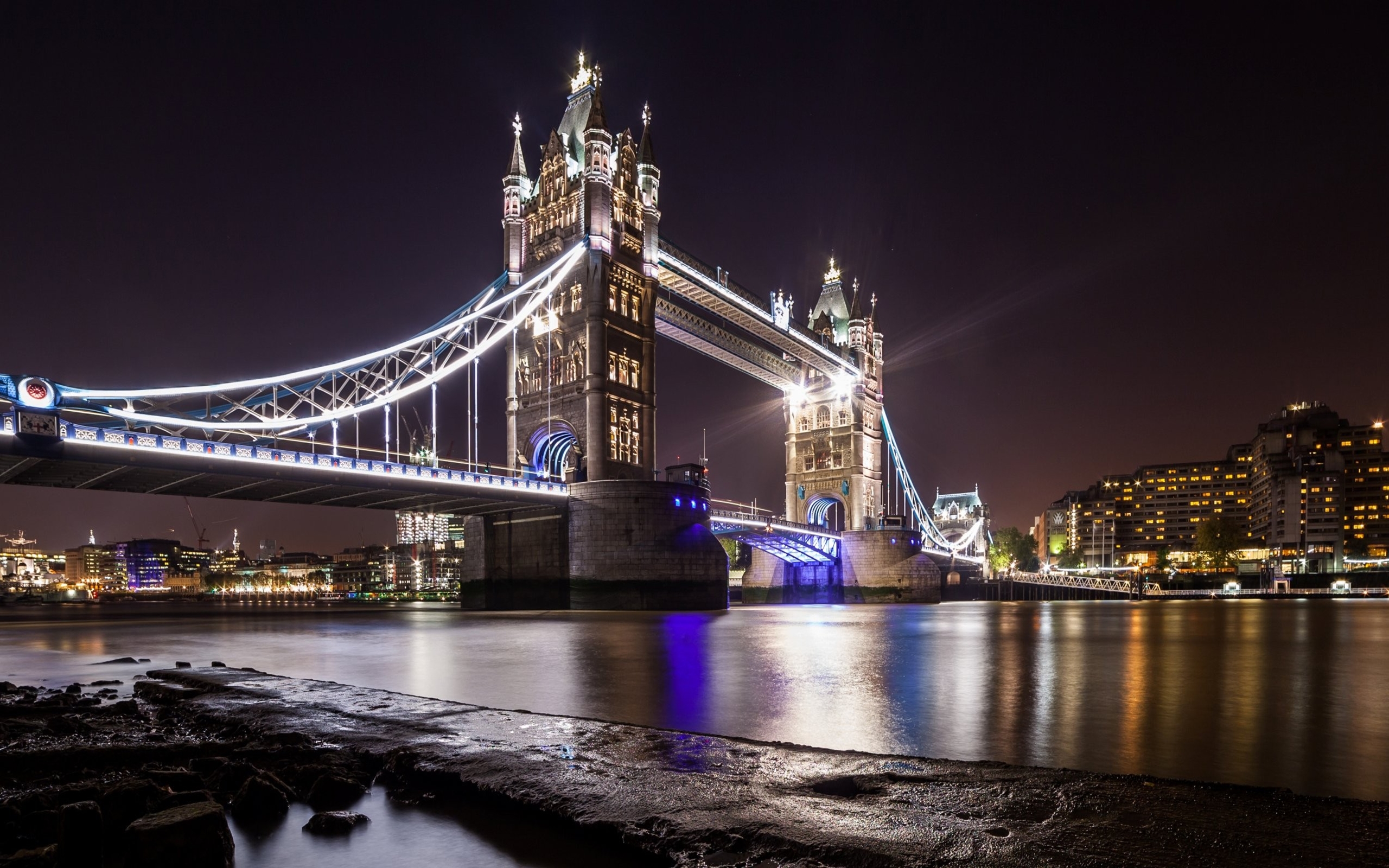 Tower Bridge At Night Best HD Desktop Wallpapers For Tablets And Mobile  Phones Free Download 2560x1600 : 