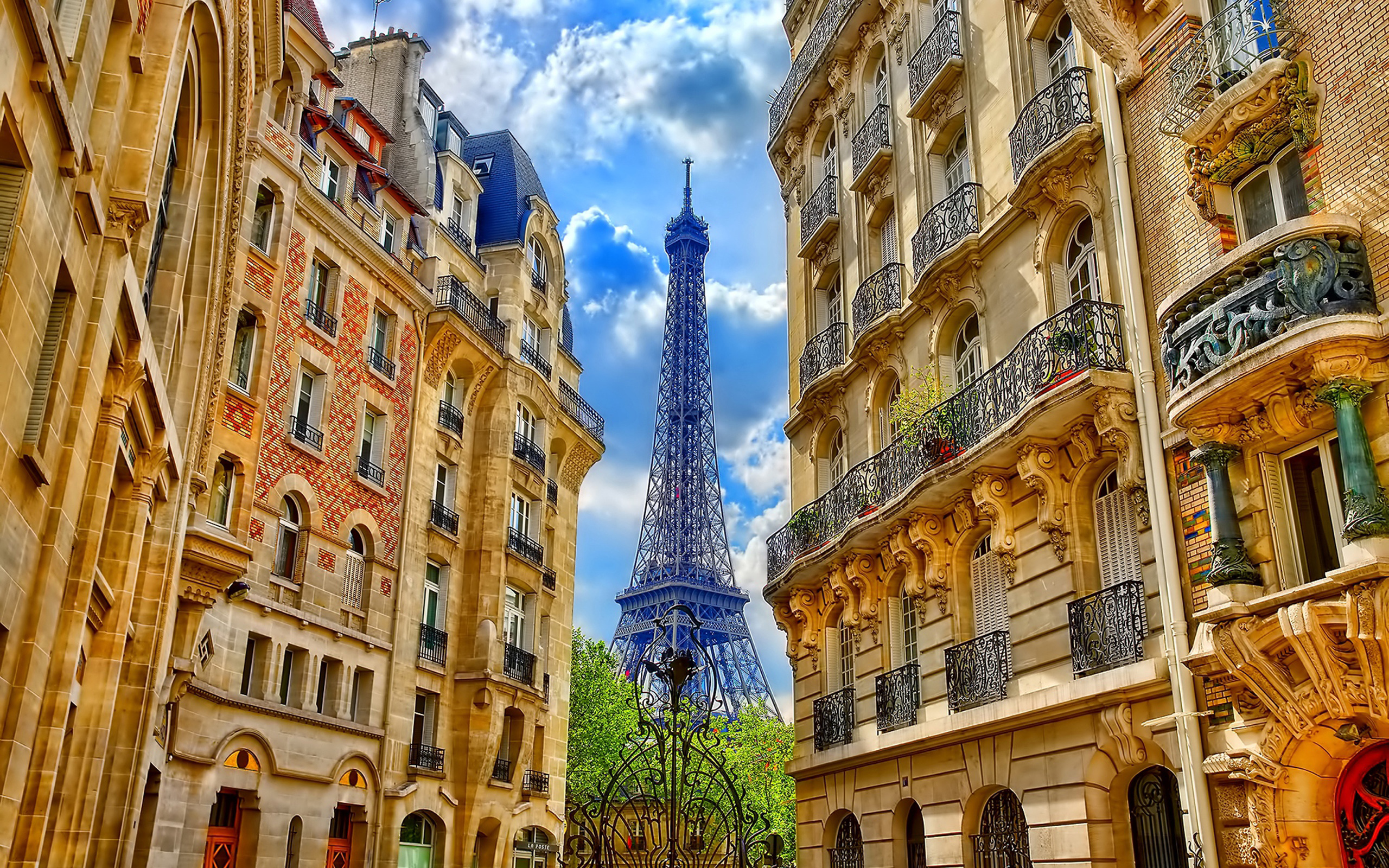 Eiffel Tower Between Buildings Paris France Hd Wallpa - vrogue.co