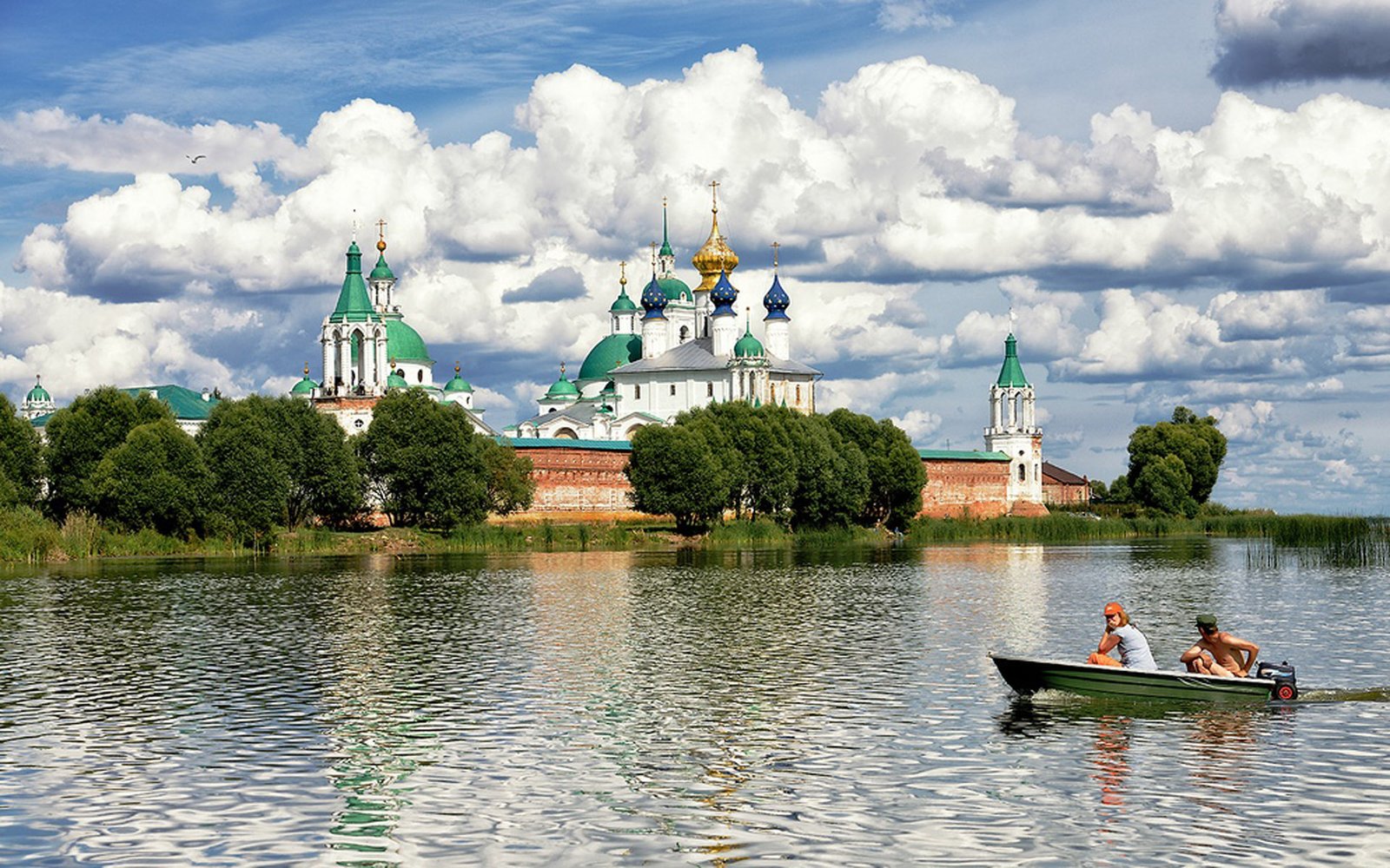 Окрестности ростов. Озеро Неро Ростов Великий. Достопримечательности Ростова Великого озеро Неро. Переславль-Залесский озеро Неро. Ростовский Кремль с озера Неро.