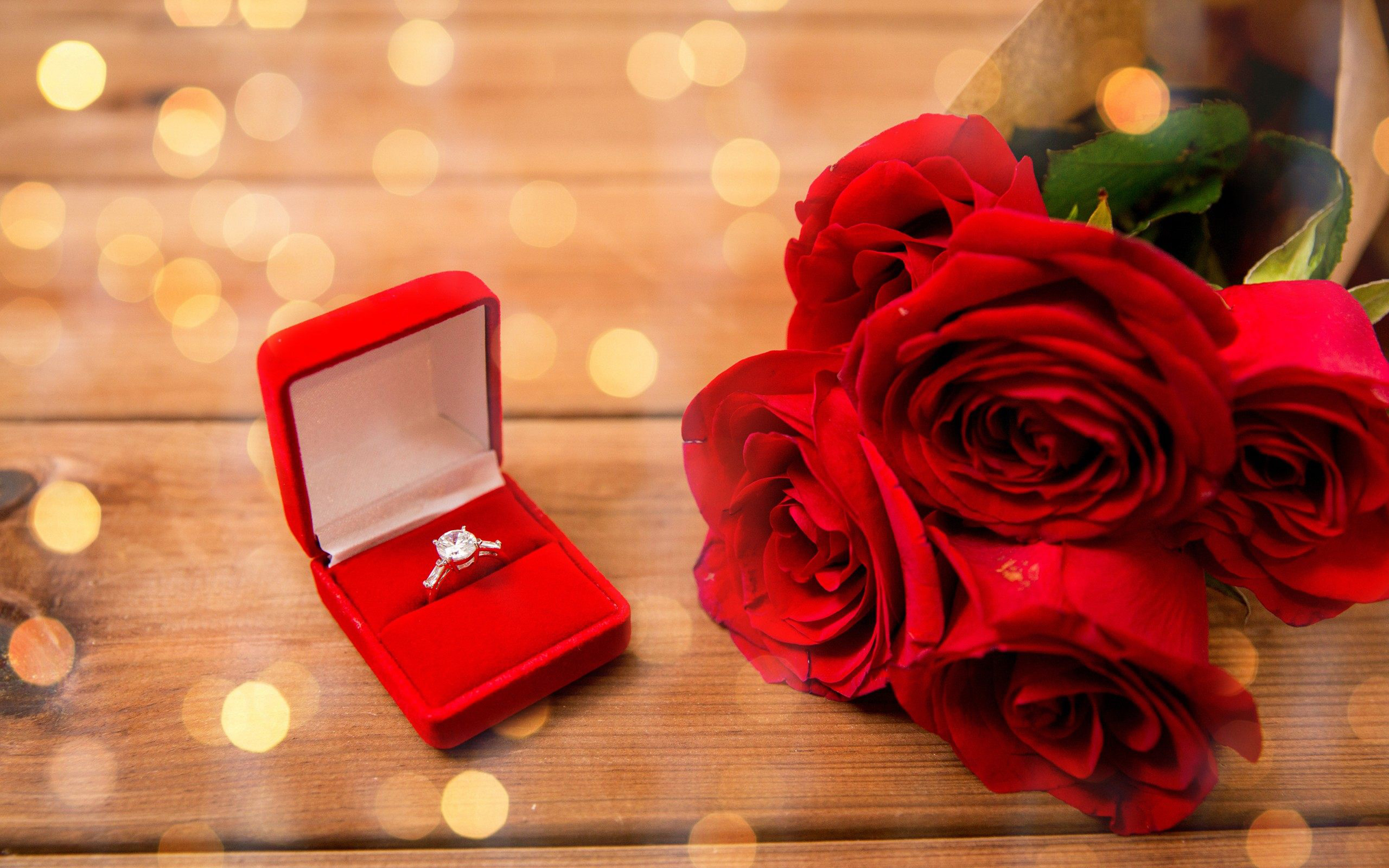 A Wedding Ring And A Bouquet    Of Red Roses Widescreen Free