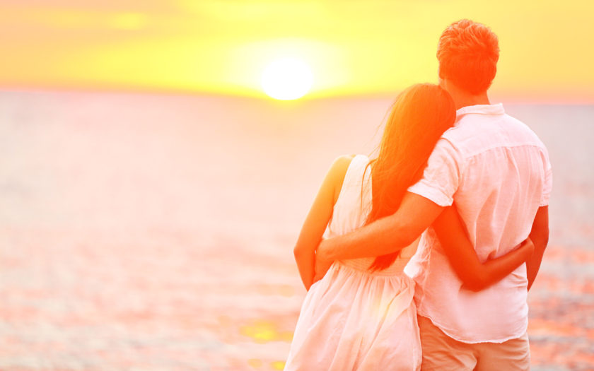 Sunset romantic couple in an embrace love Wallpaper HD : 