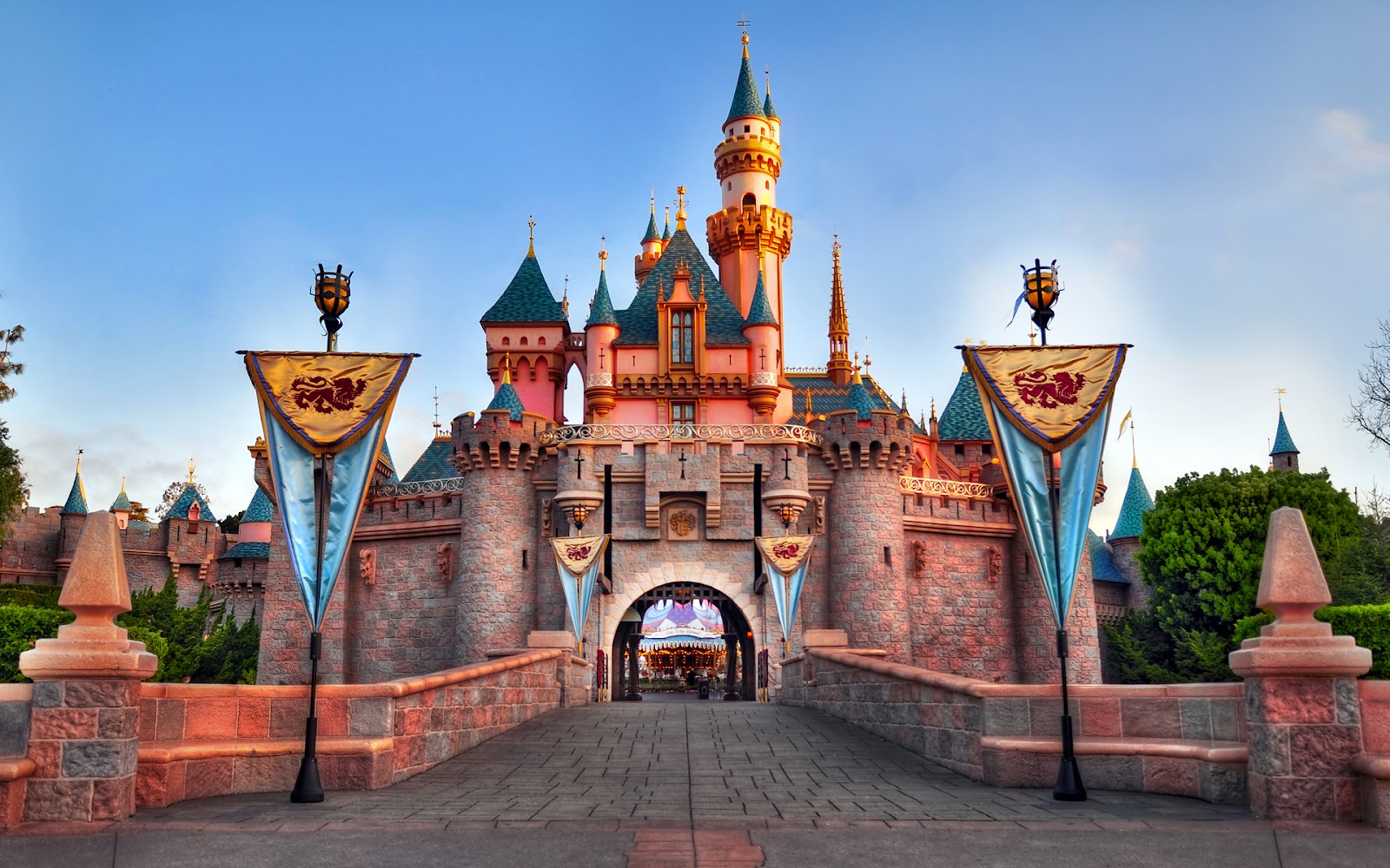 Wonderful Disneyland Castle House Of All Stories Wallpaper Hd For Desktop :  