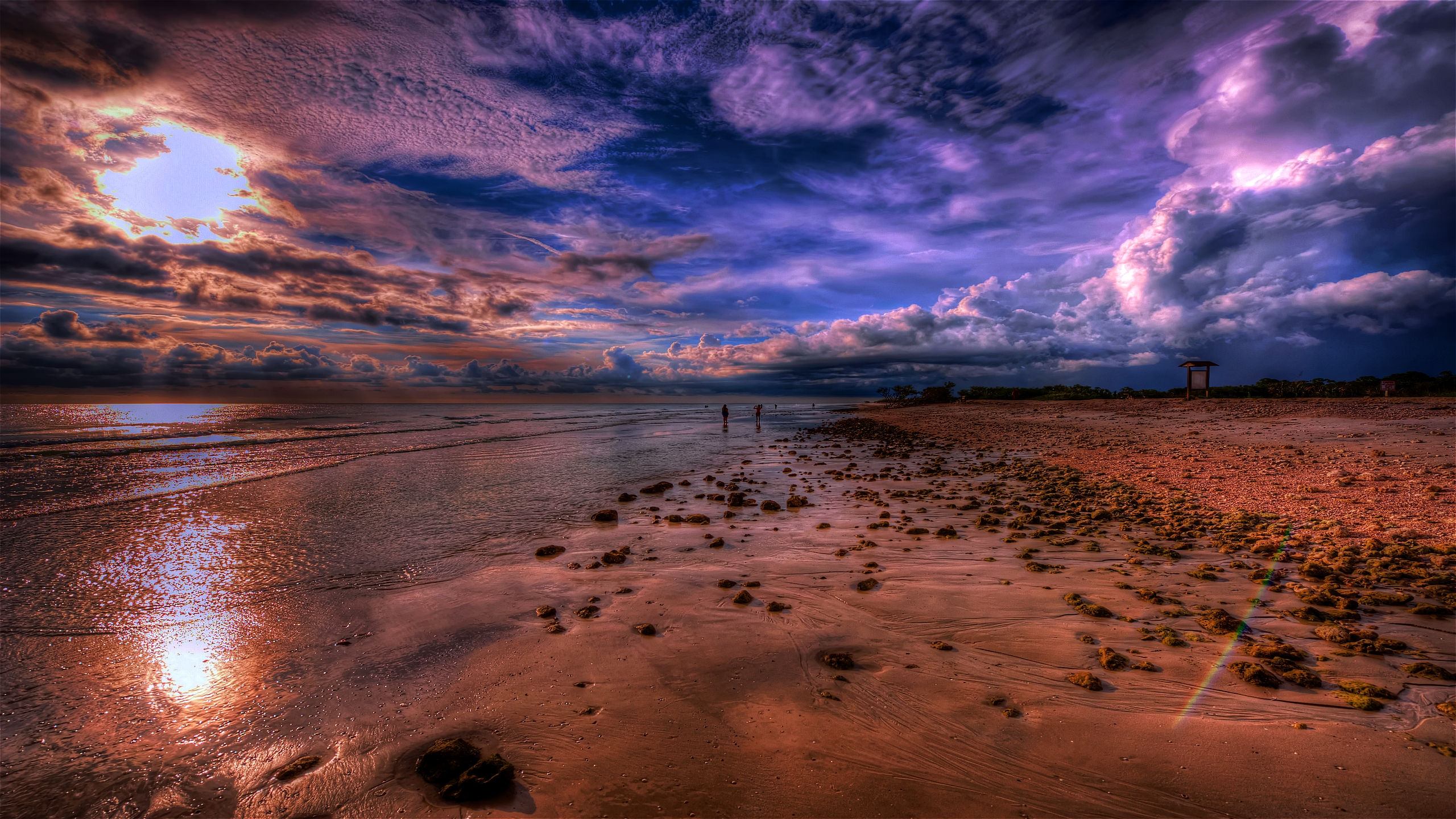 Включи dark beach. Закатное небо HDR. Обои пляж закат. Море песчаный пляж. Красное море пляж.