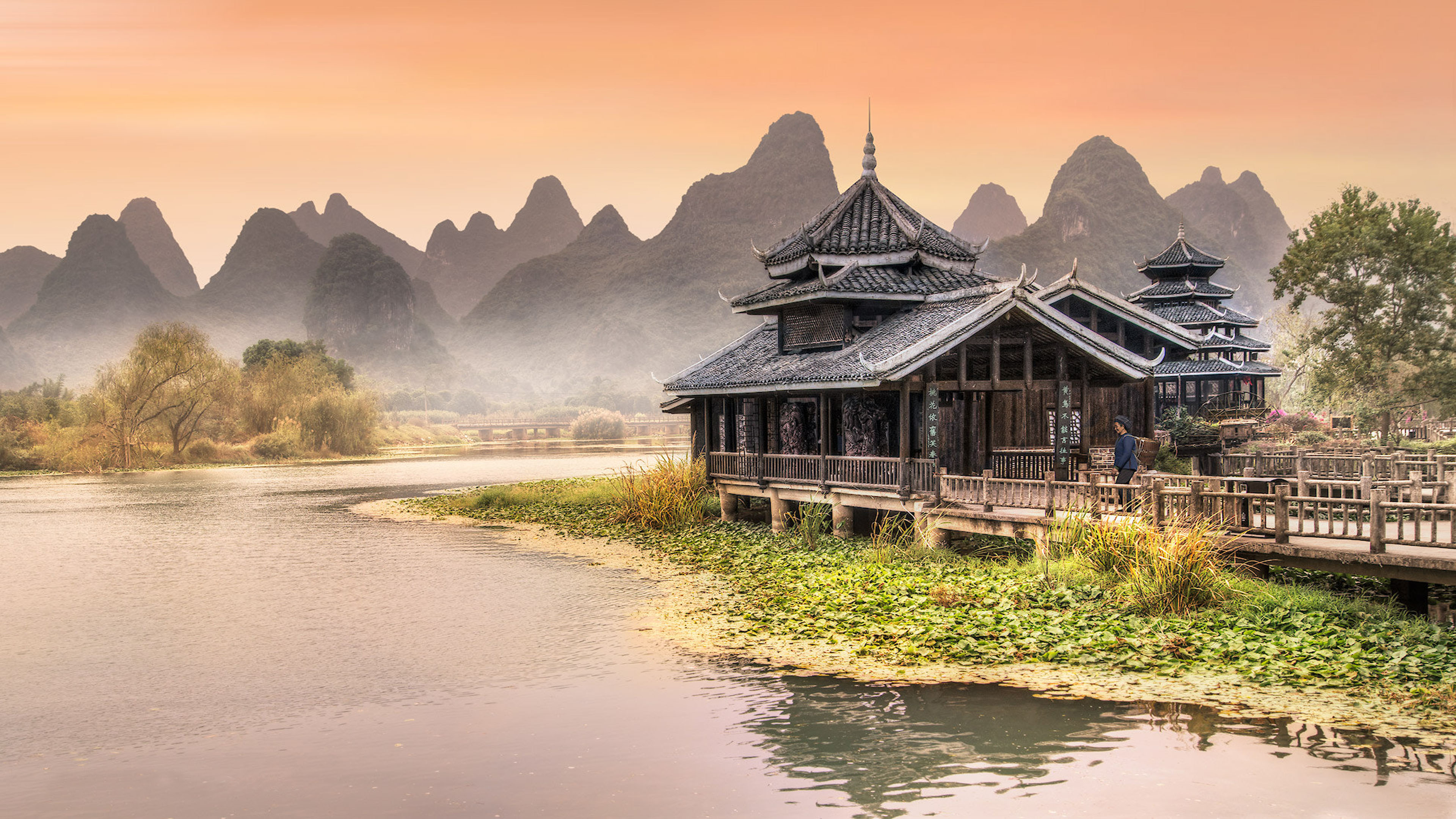 Chinese Traditional House In An Amusement Park Near Yangshuo Reconstruction  Near The River Hd Wallpapers For Tablets Best Hd Desktop Wallpapers  3840x2160 : 