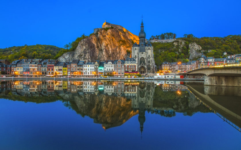 Dinant City In Belgium Walloon River On The River River 4k Ultra Hd Tv  Wallpaper For Desktop Laptop Tablet And Mobile Phones 3840x2400 :  
