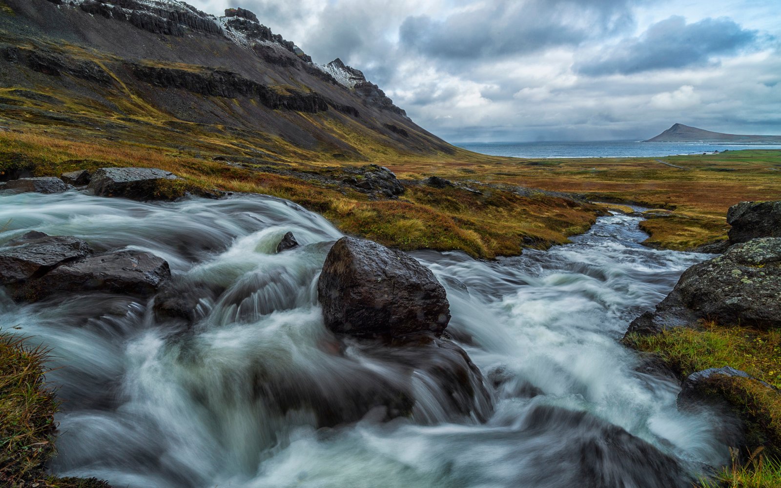 Sørge over performer Tegnsætning Strandir Coast In The Westfjords Of Iceland Stream Waterfall Android  Wallpapers For Your Desktop Or Phone 3840x2400 : Wallpapers13.com