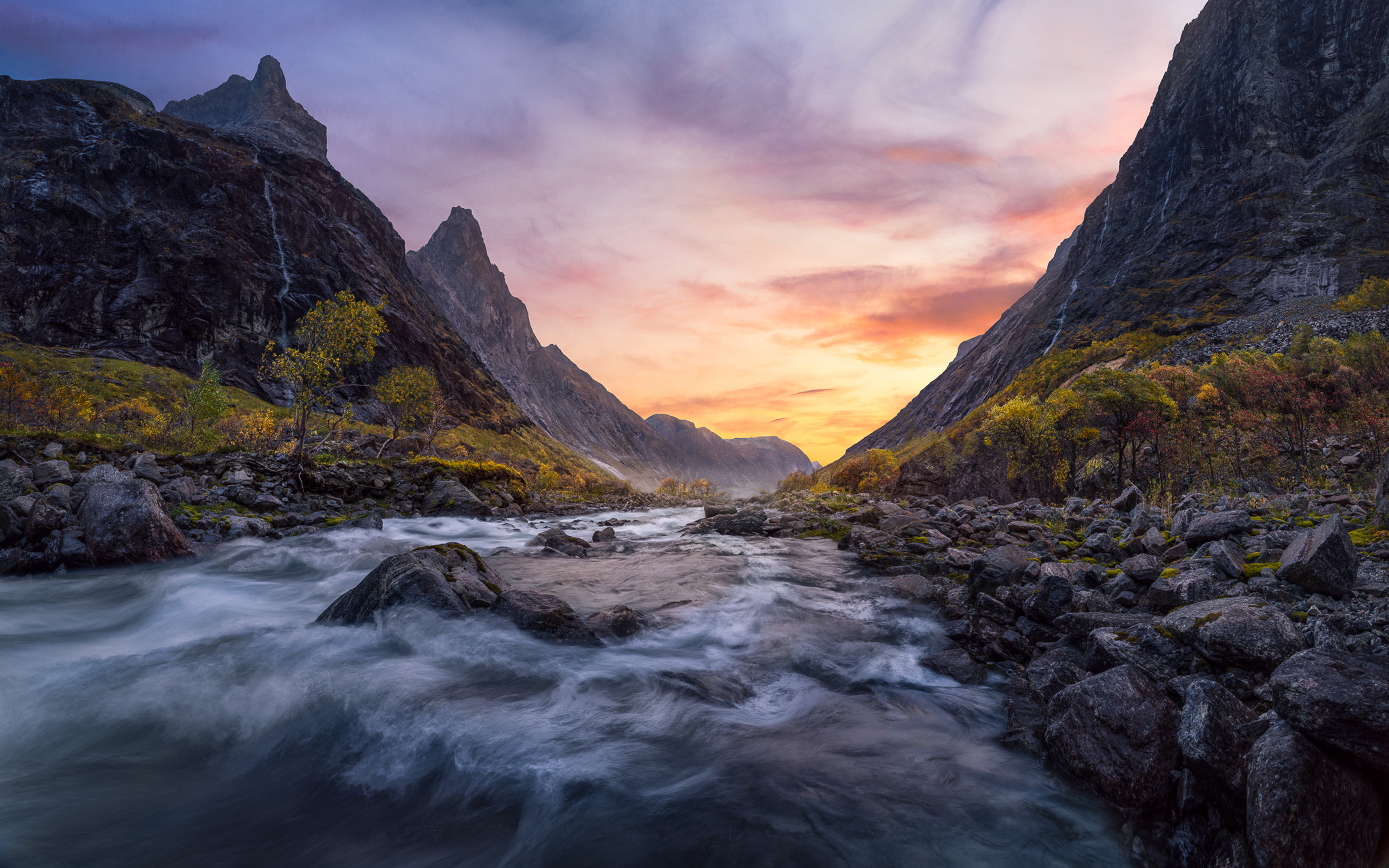 Sunrise Among Two Giant Mountains Romsdalen Norway Android Wallpapers For  Your Desktop Or Phone 3840x2400 : 