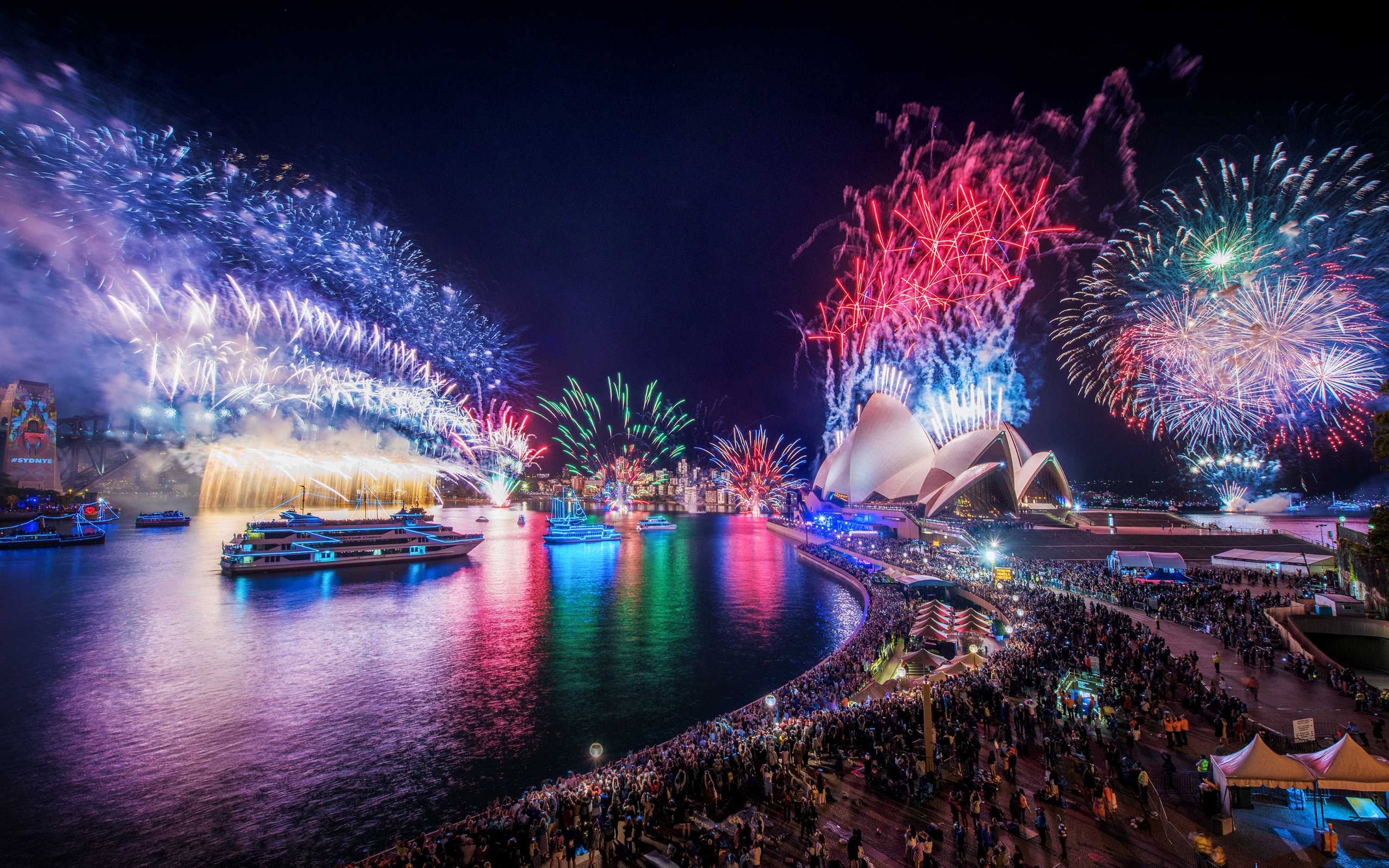 Harbor In Sydney Sydney Australia Fireworks Celebration On New Year's Eve  4k Ultra Hd Desktop Wallpapers For Computers Laptop Tablet And Mobile  Phones 3840х2400 : 