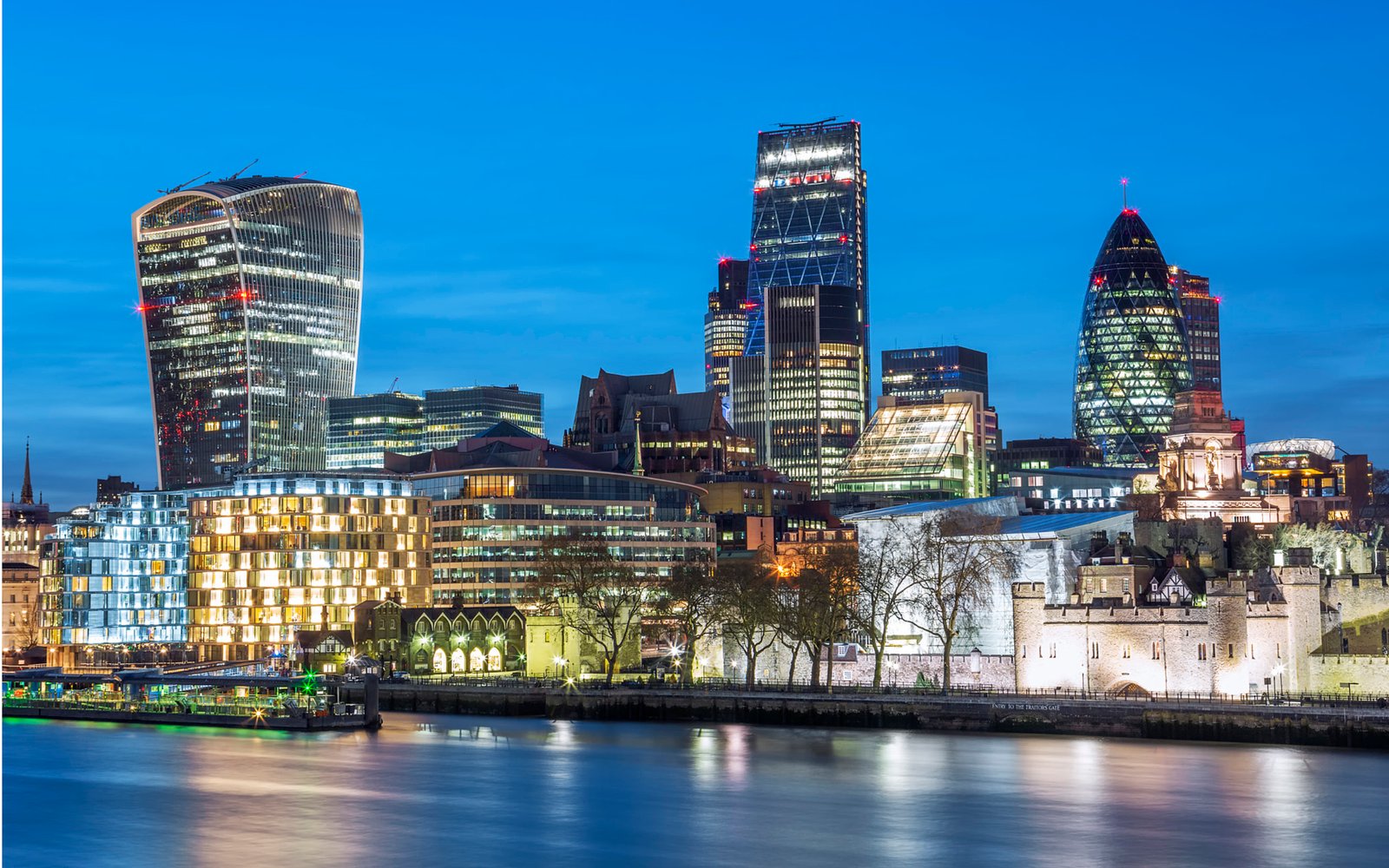 London City Skyline At Night 4k Ultra Hd Desktop Wallpapers For