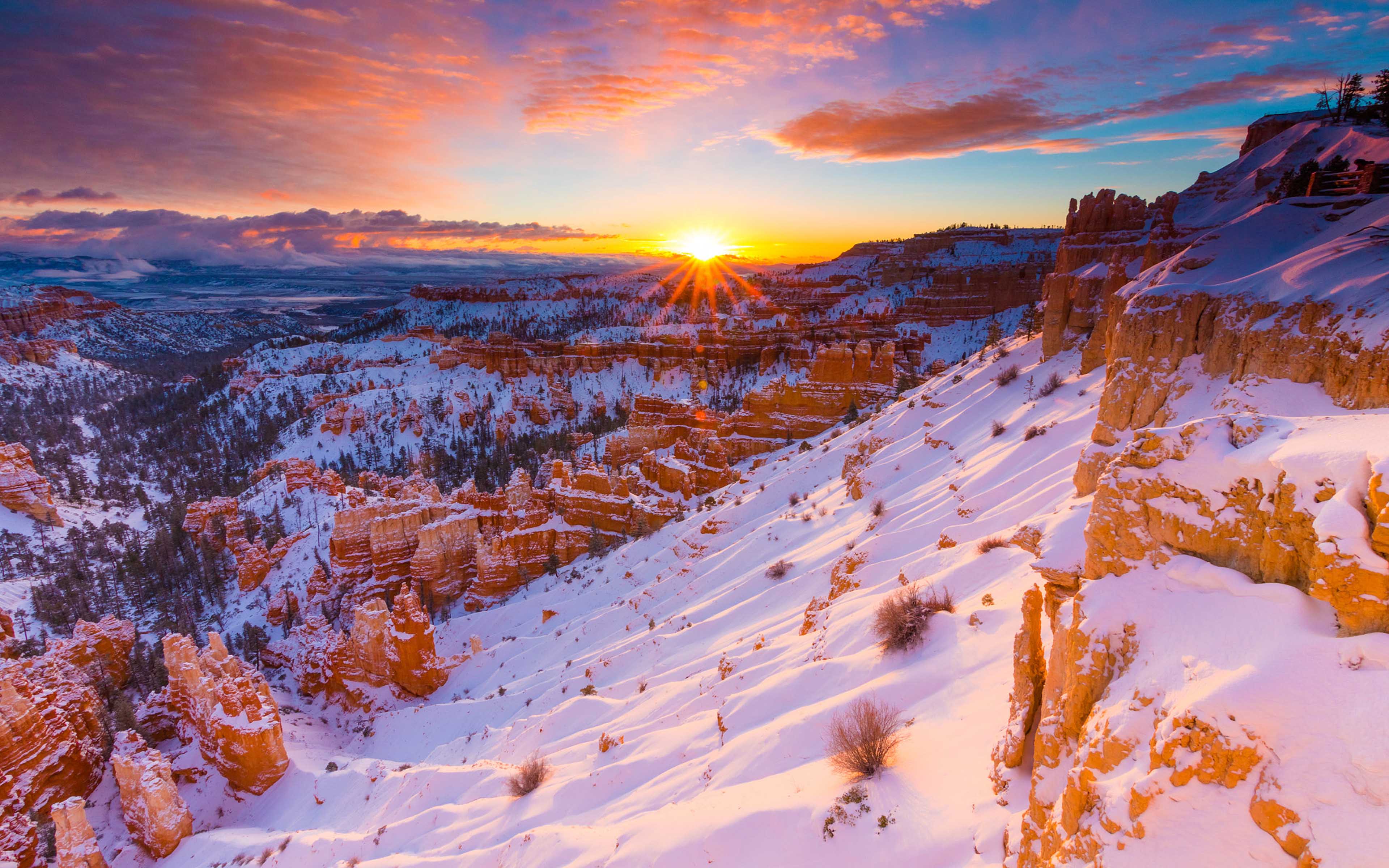 Sunrise Winter The First Sun Rays In The Bryce Canyon National Park In