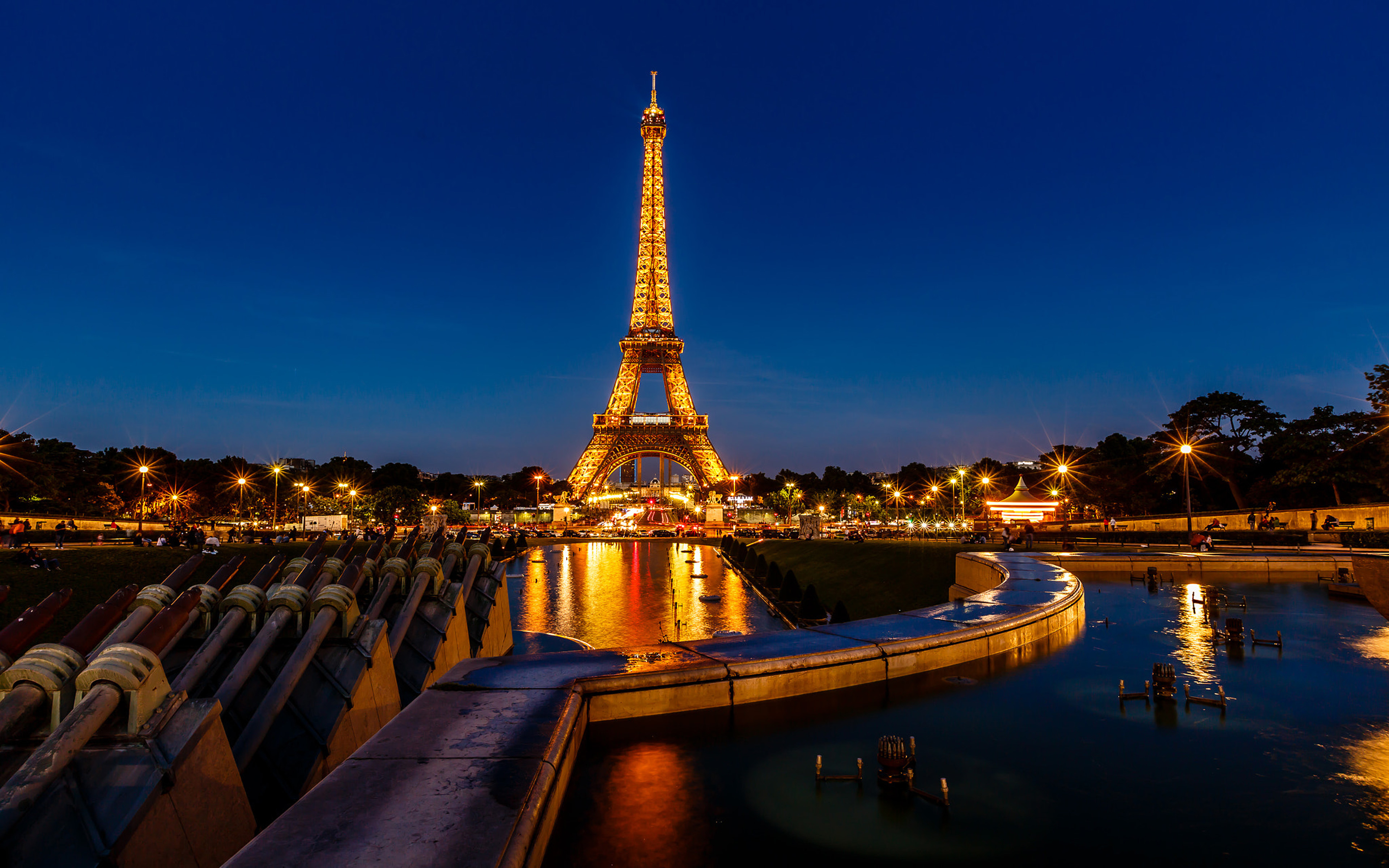 Trocadero Fountains In The Evening And Eiffel Tower Paris France Hd Of Paris Wallpaper Pc