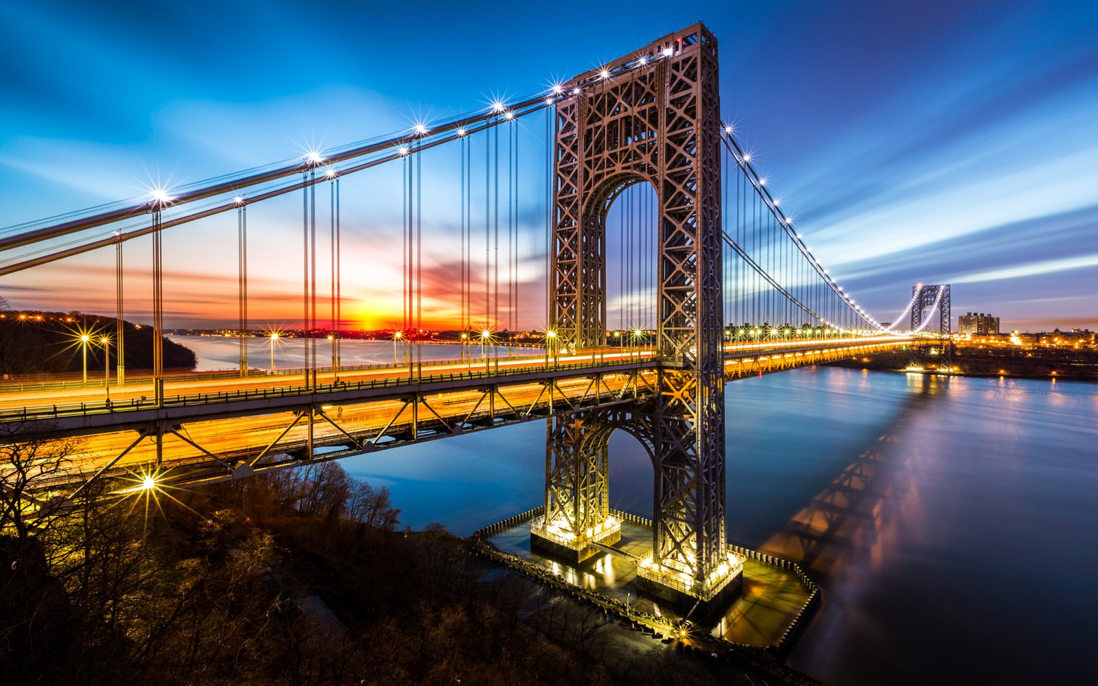 George Washington Bridge A Bridge On The Hudson River Linking Manhattan