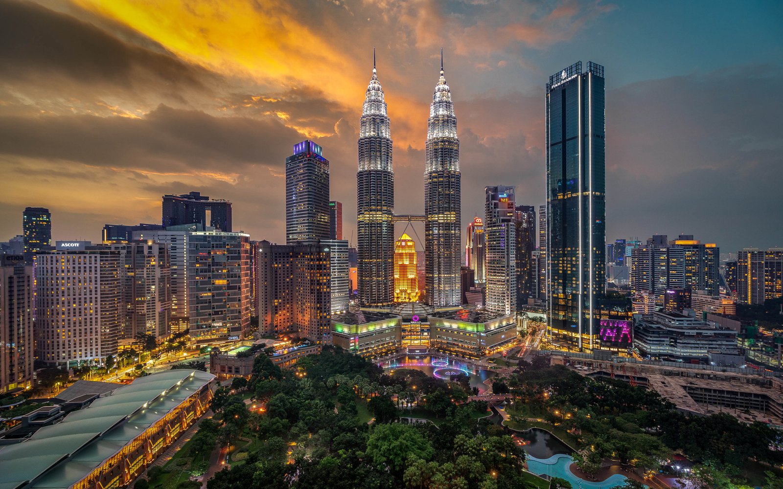 Petronas Twin Towers Kuala Lumpur Malaysia 4k Ultra Hd Wallpapers For High Resolution Computer And Laptop 3840x2400 Wallpapers13 Com