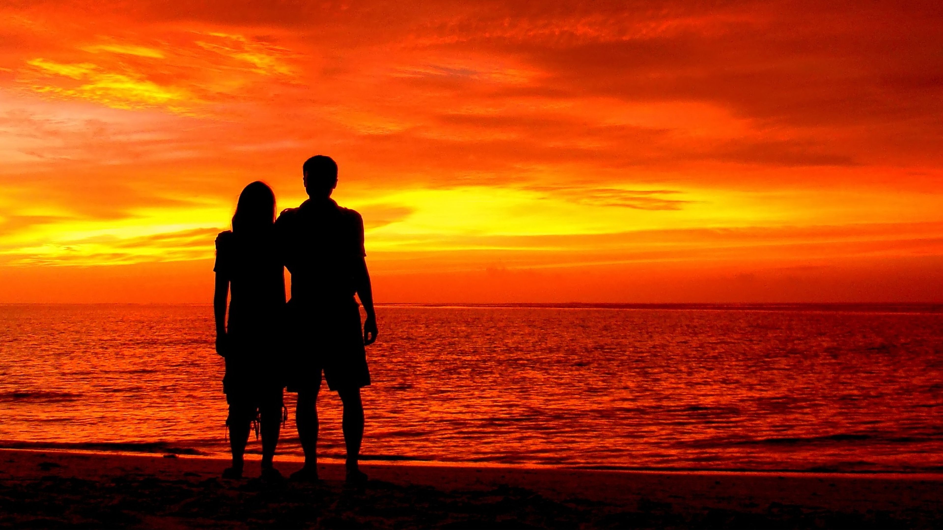 Romantic Couple On Beach Sea Red Sky Sunset Wallpaper Hd : 