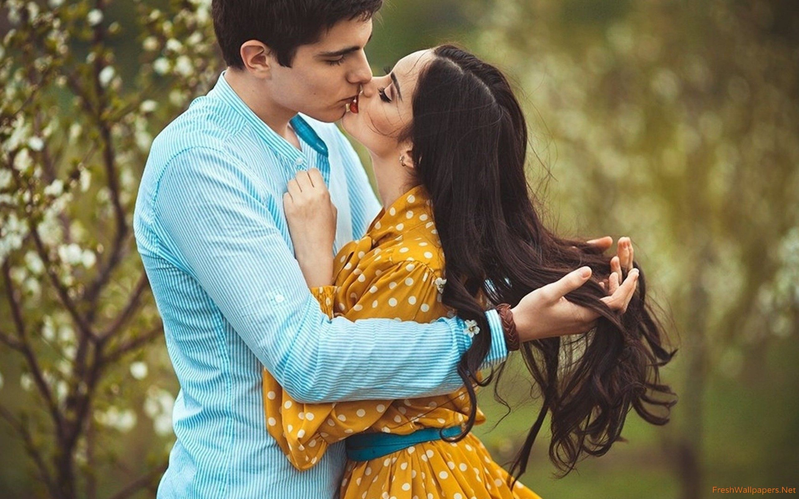 Beautiful Couple Boy And Girl Kissing Love Photography : 
